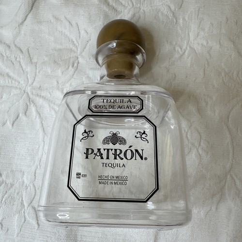 (1) Tazas de plástico PATRON TEQUILA vacías con apertura de paja y tapa de tornillo superior NUEVO - Imagen 8 de 9
