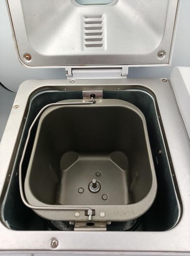 Morphy Richards Model 48220 Bread Machine Maker. Requires Mixing Paddle - Picture 5 of 8