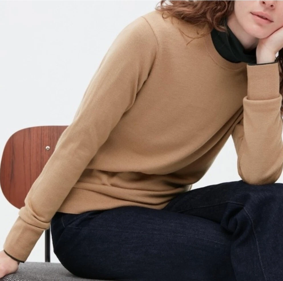 Uniqlo store merino pullover
