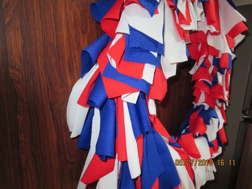 HAND CRAFTED AMERICANA DOUBLE RAG WREATH--RE/WHITE/BLUE--18" ACROSS--A2A - Picture 6 of 12