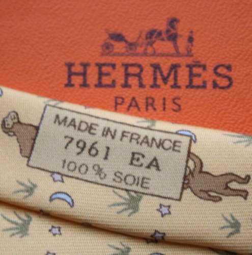 HERMES Monkey Grass Moon Stars on Yellow Silk Tie 7961 EA - Picture 6 of 6