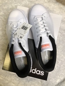 adidas women's advantage sneaker