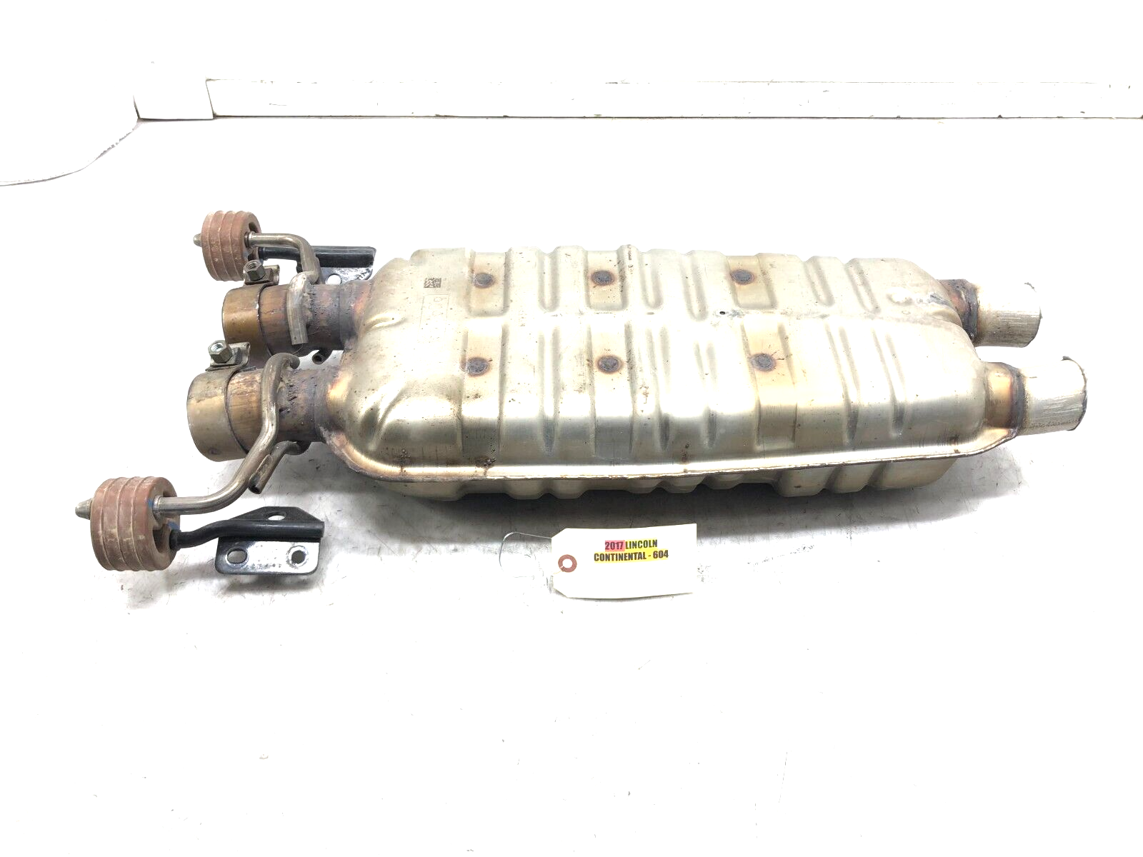 2017-2020 LINCOLN CONTINENTAL 2.7L EXHAUST MID MUFFLER RESONATOR OEM #CUT