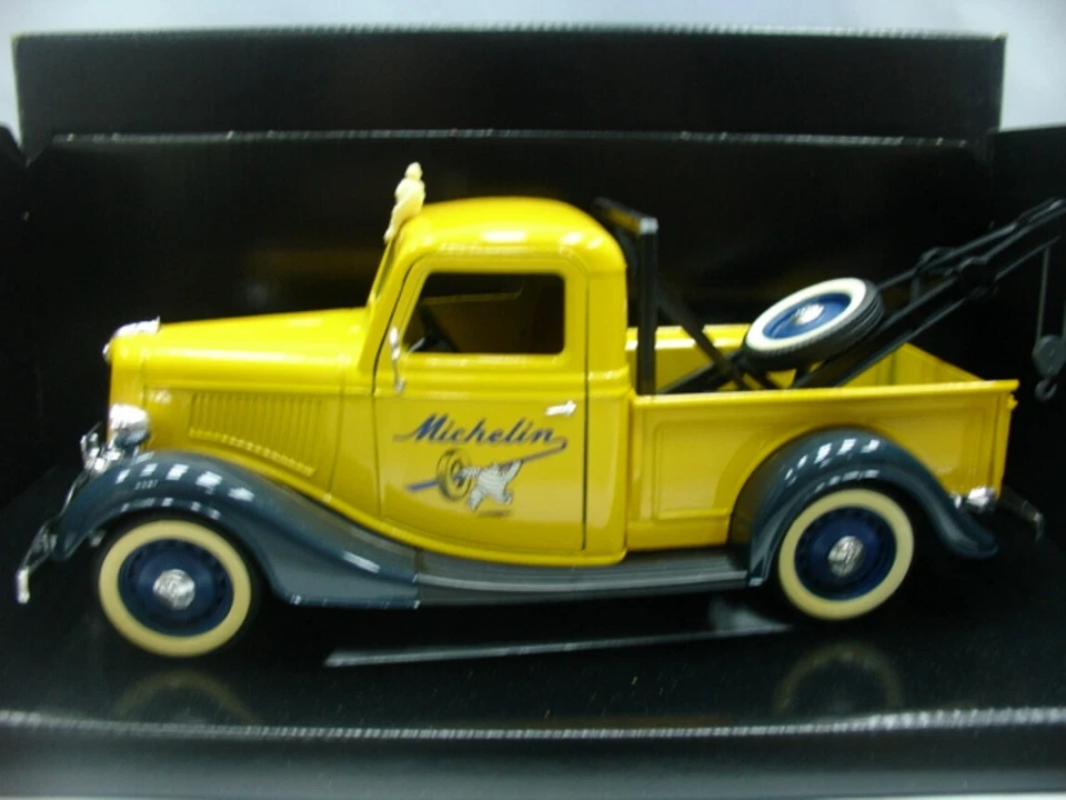 ULTRA RARE Ford Model 40 V8 Michelin Tow Truck 1934 Yellow 1:18 Solido-Auto Art - Image 3 of 4