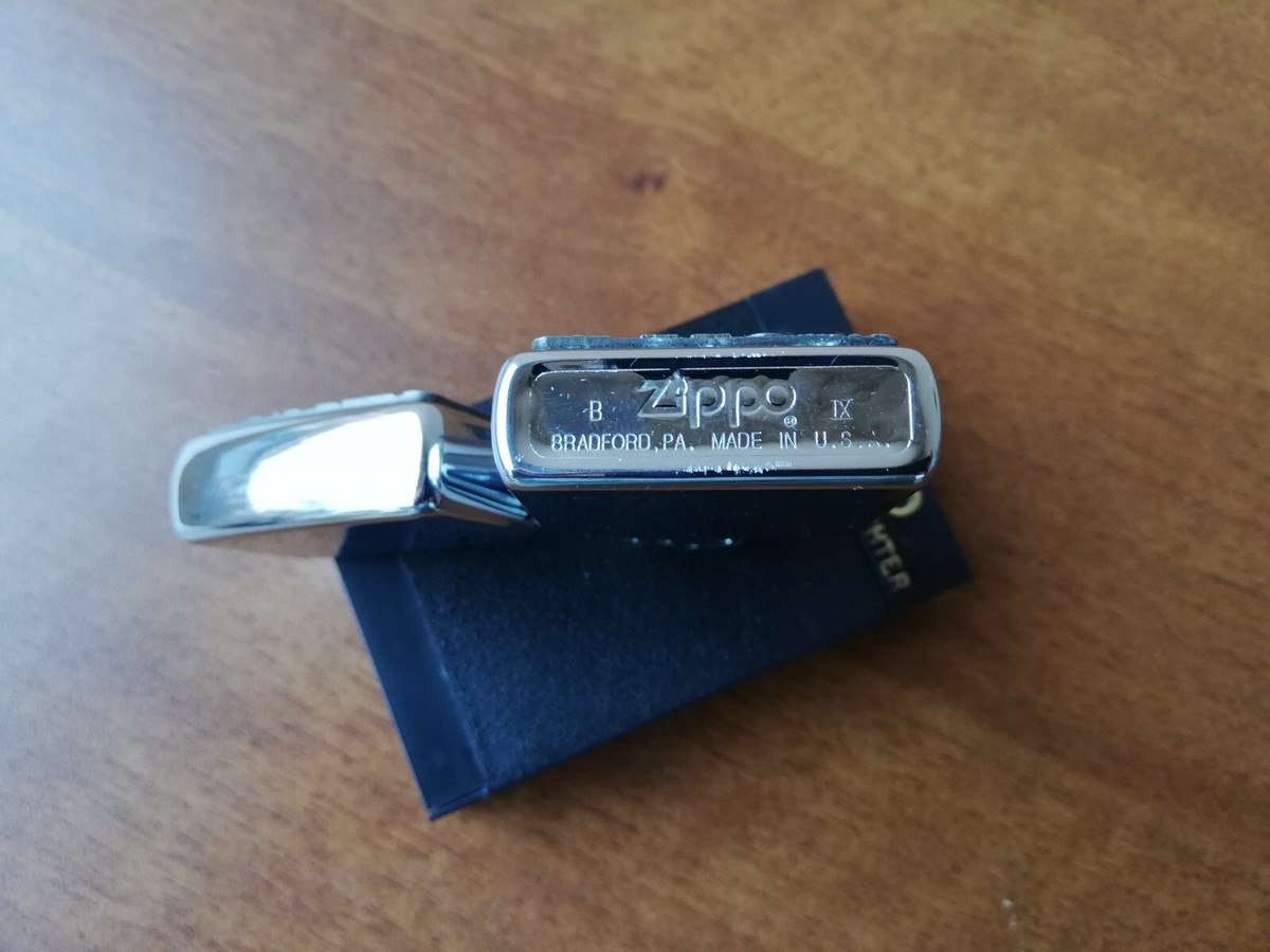 NEW RARE 1993 ZIPPO LIGHTER LION LEO ZODIAC SERIES BARRETT