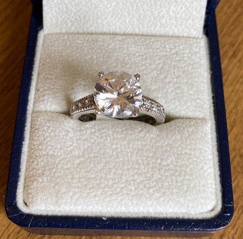 Lovely Cubic Zirconia Solitaire Ring Size P In Silver Tone