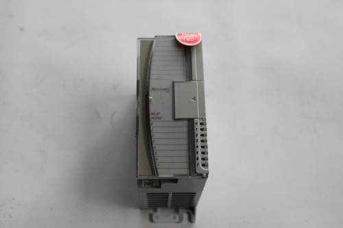 Allen Bradley Micrologix 1200 1762-OW8 Ser.A Rev.A - Picture 3 of 11