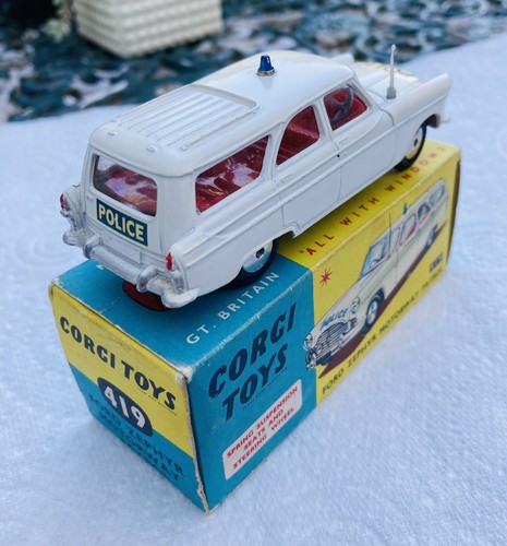 ALL ORIGINAL, VINTAGE CORGI 419: FORD ZEPHYR MOTORWAY PATROL WITH ORIGINAL BOX - Picture 2 of 24