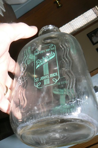 1930S OR 1940S Richards Dairy ST. JOHNS, MICHIGAN ONE GALLON VERY NICE. - Picture 14 of 14