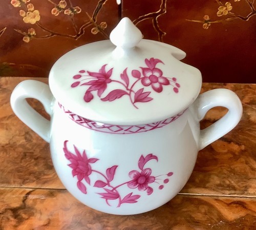 Confiturier en porcelaine de Paris au décor de fleurs roses