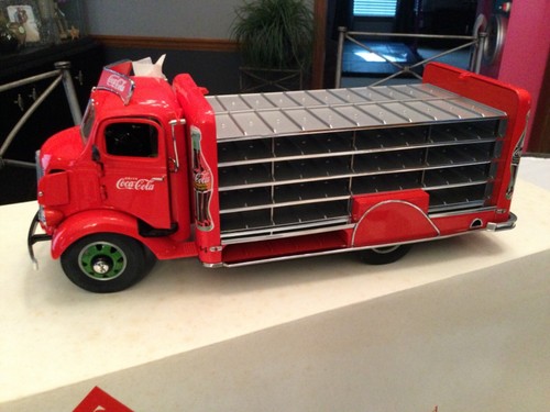 Danbury Mint 1938 Coca-Cola GMC Delivery Truck 1:24 diecast w/box & title NIB - Picture 7 of 18