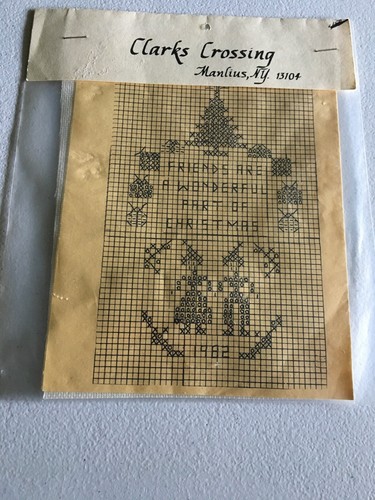 Clarks Crossing 1982 FRIENDS ARE A WONDERFUL PART OF XMAS Cross Stitch Kit NIP - Picture 2 of 4