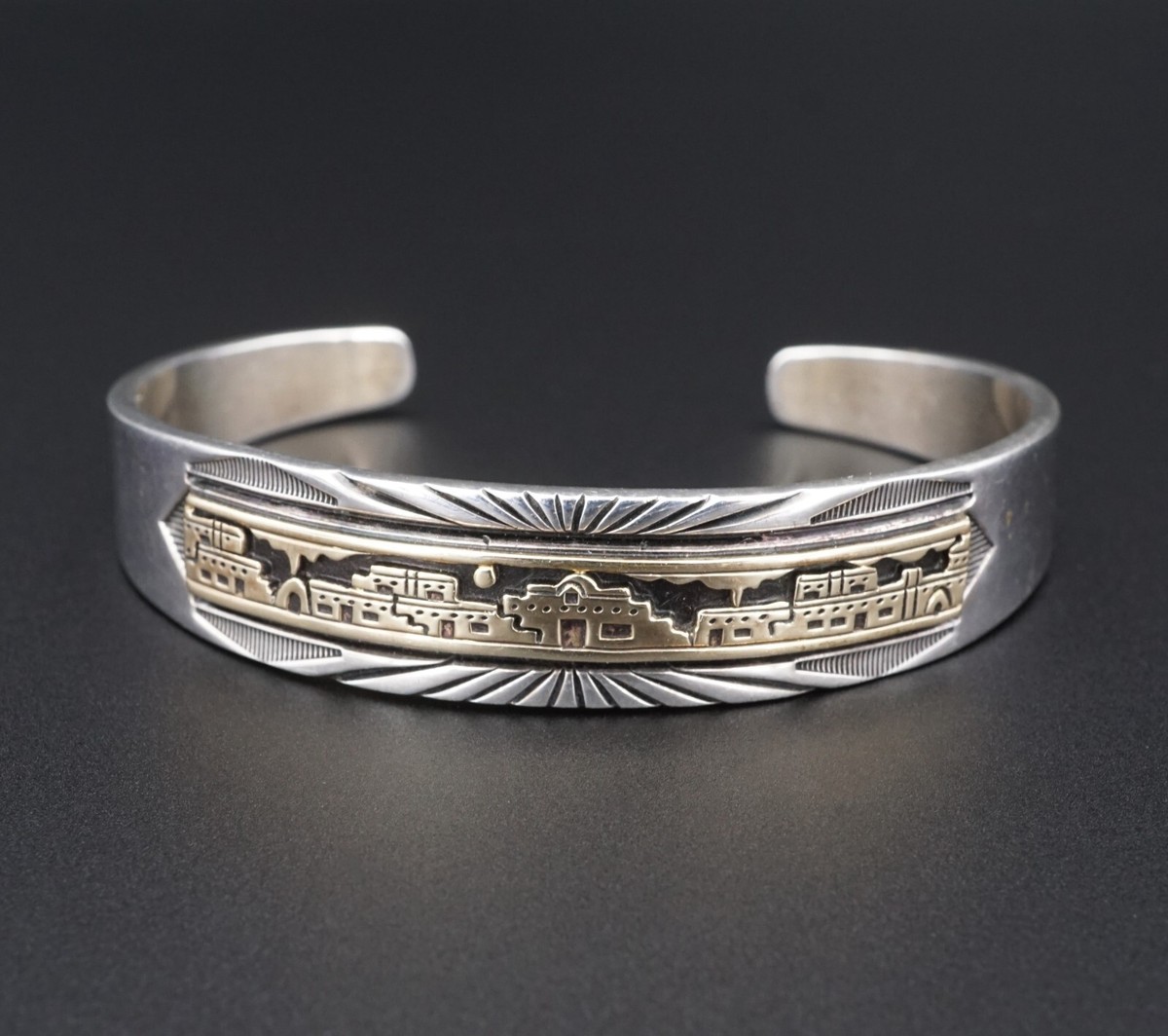 Curving Vintage Navajo Sterling Silver Bracelet Native American Curving Vintage Navajo Sterling Silver Bracelet Native American