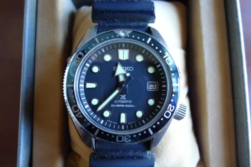 Seiko Prospex Men's Diver Watch Black Dial Blue Bezel SBDC063