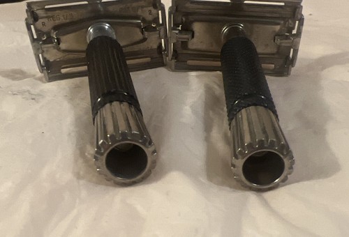 2 Gillette 1970s Black Handle Super Speed Vtg Double Edge Safety Razors R2 & E3 - Picture 15 of 16
