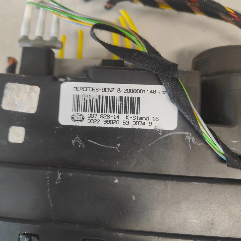 Mercedes CLK 320 W208 2001 bomba de vacío cierre centralizado 2088001148 Foto 2 de 4