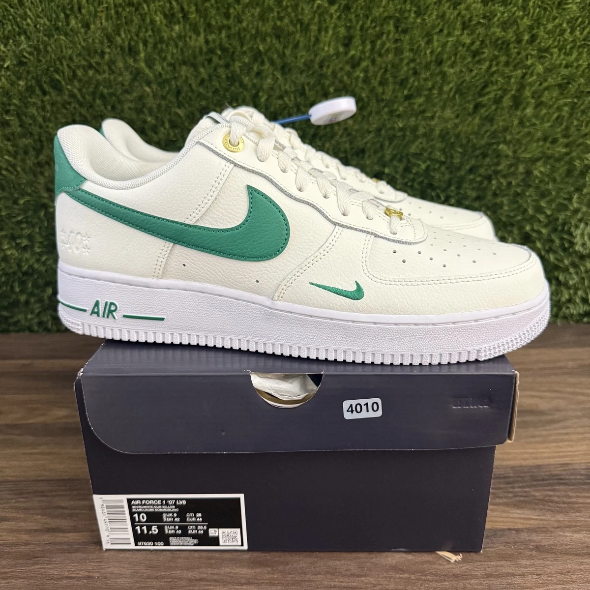 Preços baixos em Nike Air Force 1 '07 LV8 40th Anniversary - Sail