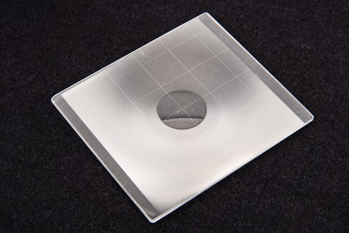 Rollei TLR Camera 55x62mm Focus Screen Matte with Magnified Center MINT V29 - Picture 2 of 6