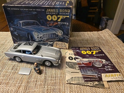 Vintage 1966 Airfix James Bond Aston Martin 1/24 Model Custom Converted Slot Car
