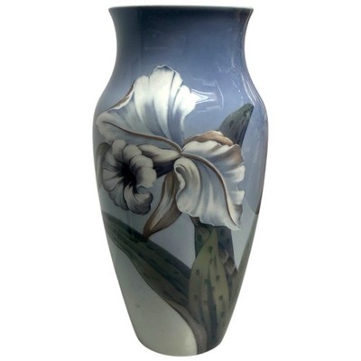 Vintage Royal Copenhagen Denmark Porcelain Daffodil Vase Handpainted 12'' 2640