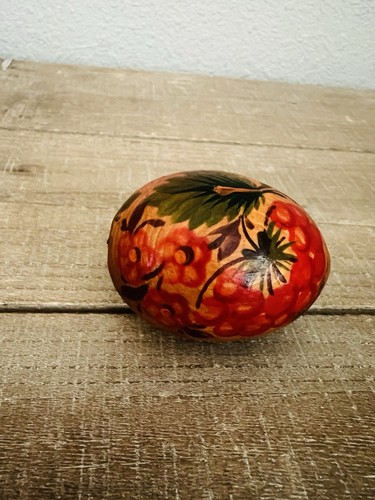 Vintage Wooden Hand Carved And Hand Painted Decorative Egg 2.5” Flowers - Picture 2 of 4