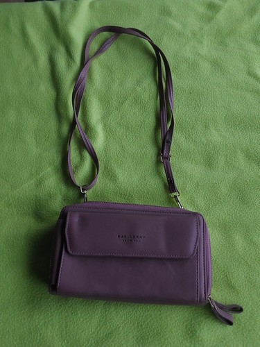 Kleine Tasche - Portemonnaie zum Umhängen - Bild 1 von 5