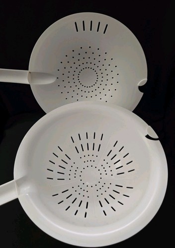 VTG TUPPERWARE WHITE DOUBLE COLANDER STRAINER NEW 2632 LOCKING LID 2 QTS - Picture 3 of 5