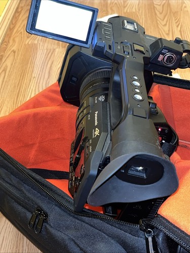 Panasonic HC-X1 4K Ultra HD Professional Camcorder with Roll Away Camera Bag - Picture 6 of 10