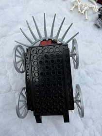 LEGO CASTLE 7092 SKELETONS' PRISON CARRIAGE INCOMPLETE 1 KNIGHT 1 WHITE HORSE