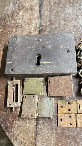 Barn Find Small Collection Of Doorknobs Iron Hinges Door Wood Lock Plate - Picture 7 of 11