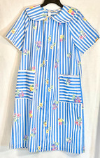 Women  s Sz. M Duster Nightgown Vandemere Blue  White Floral Striped Snap Front