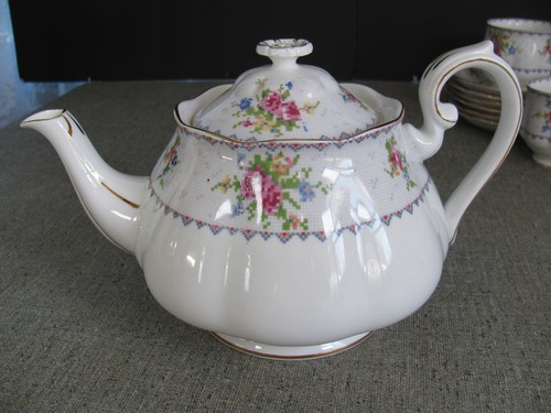 37 Pc Royal Albert Petit Point China Luncheon & Tea Set-Egg Cup Cake Plate More - Picture 11 of 24