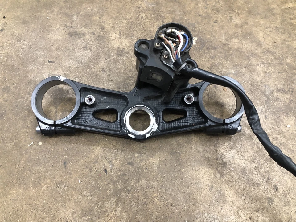 Kawasaki Ninja ZX10R ZX10 ZX 10 04 05 OEM Abrazadera de árbol triple superior encendido Foto 3 de 3