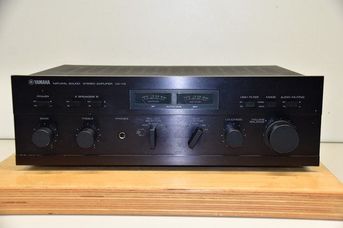 Yamaha CA-V2 Natural Sound Stereo Amplifier / Vollverstärker in schwarz geb. - Bild 1 von 12