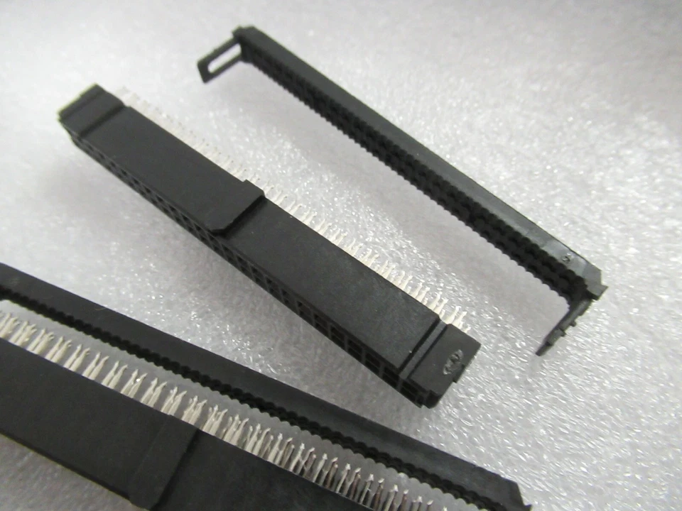 2 x 1-746285-0 50 Position Rectangular Receptacle Connector IDC GOLD 26-28 AWG  - Image 3 of 4