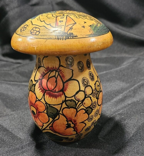 70s Vintage Russian Wood Mushroom Hand Painted Trinket Box 5.5 in tall - Picture 5 of 11