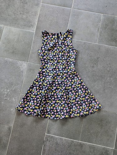 Kleid schwarz mit Rosen Gr. 36 H&M Neu