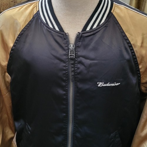 Chaqueta Bomber Budweiser Been Trill Pacsun Satinada Negra y Dorada Talla Mediana Rara - Imagen 3 de 7