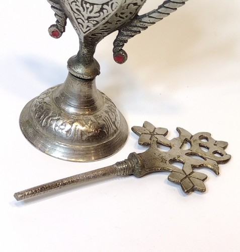 Vintage Islamic Surma Kohl Pot Silvertone Metal Vanity Display - Picture 7 of 12