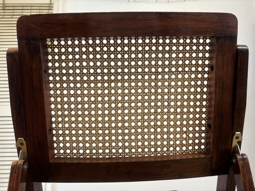 Impresionante silla plegable retro vintage de madera y ratán con diseño de malla vienesa - Imagen 15 de 24