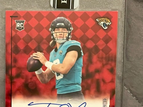 Panini Donruss Signature 2021 rojo cubierta Trevor Lawrence en tarjeta automática 18/25 RC - Imagen 4 de 11