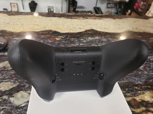 MICROSOFT XBOX SERIES X - CONSOLE - 1TB - 1882 & XBOX ELITE SERIES 2 CUSTOM CONT - Picture 10 of 10