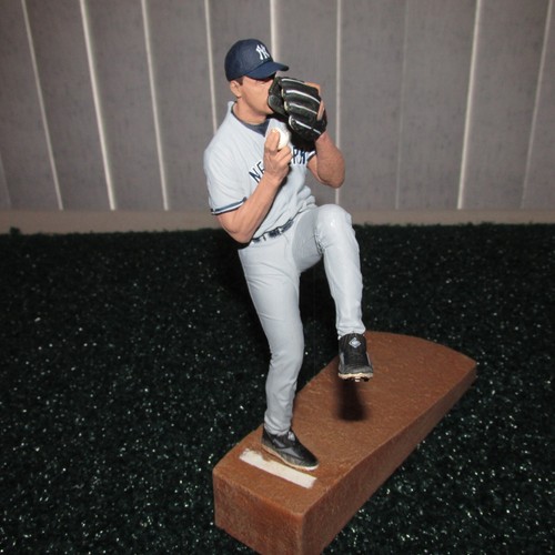 McFarlane 2004 Kevin Brown New York Yankees MLB Series 8 (open/loose) - Picture 3 of 7