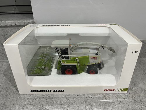 Universal Hobbies - Claas Jaguar 840 + RU600 Forage Harvester - 1:32 - Mint/New - Picture 3 of 8