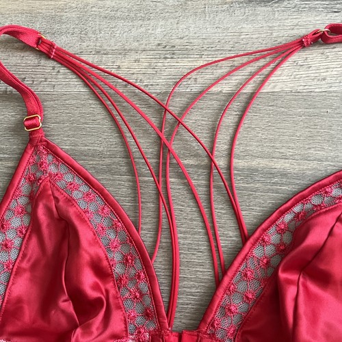 Victoria’s Secret New With Tags Bralette Red Front Hook And Eye Closure Small - Picture 4 of 11