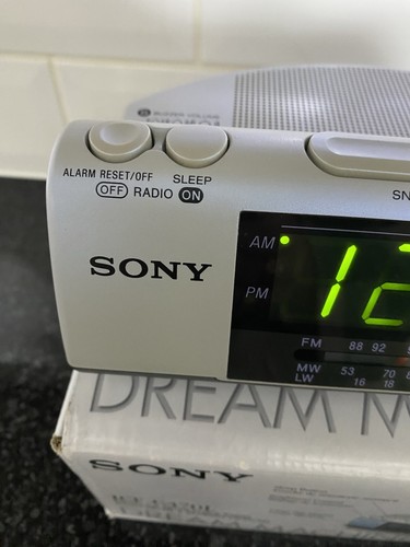 Sony ICF-C470L Dream Machine digital alarm clock radio Boxed - Picture 9 of 11
