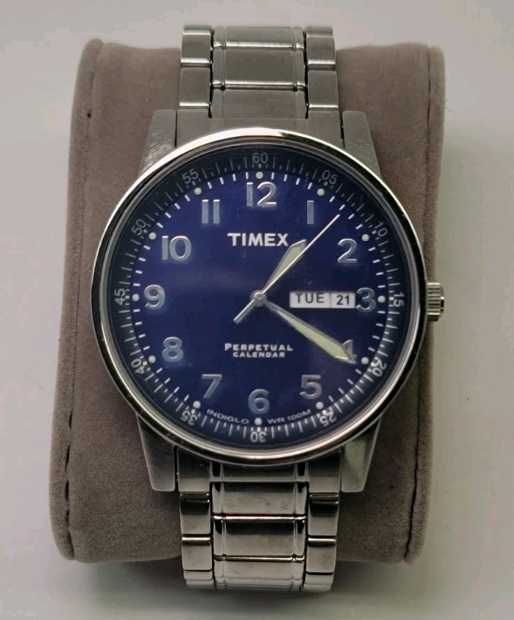 Vintage Timex Perpetual Calendar Watch Blue Dial 40mm