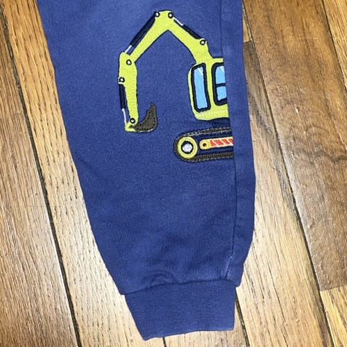 Mini Boden Bundle Lot Trucks Appliqué T Shirts Sweatpants Joggers Boys Size 4-5 - Picture 14 of 20