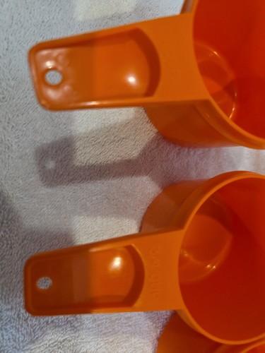 Juego de 5 tazas medidoras Tupperware naranja cosecha anidación de 1/3 taza a 1 taza  - Imagen 3 de 9