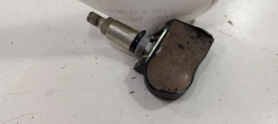 Sensor sistema monitor presión neumáticos Dodge Avenger TPMS 2014 2013 2012 2011 2010 Foto 2 de 4